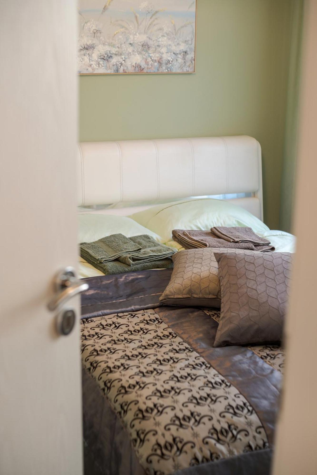 Bright Inn - Holiday & Business Apartment Sofia Extérieur photo